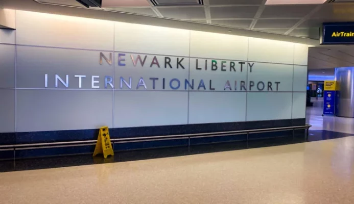 NEWARK AIRPORT airport transfer using Prom Guide NJ Limo Company