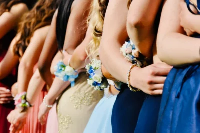How much does prom cost in 2023?